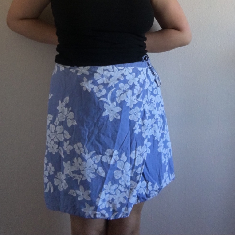 AE hawaiian wrap skirt